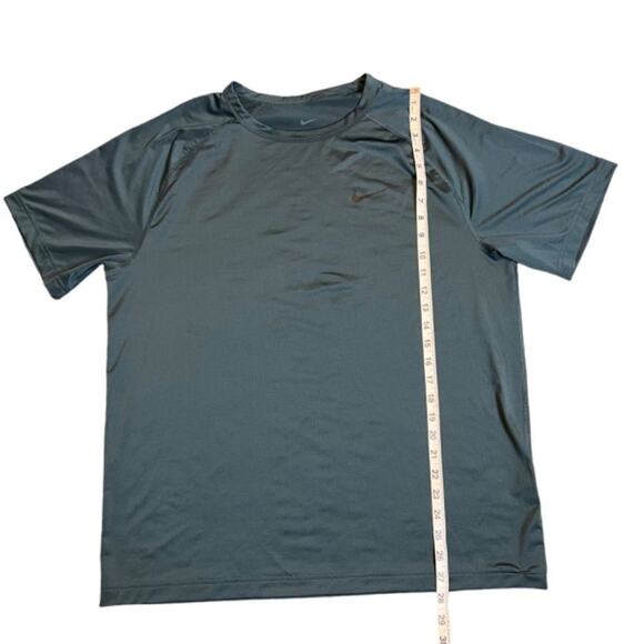 Nike Ready Dri-FIT Short-Sleeve Fitness Top Colour: Deep Jungle/Black Size L - Picture 6 of 14